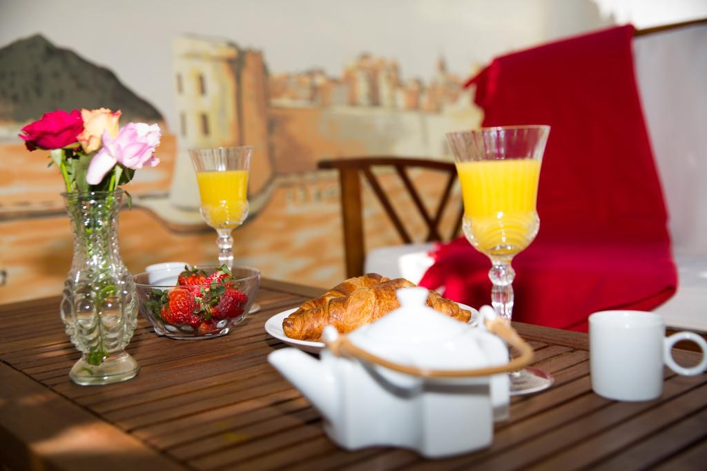 Guest House La Boheme ดูบรอฟนิก ภายนอก รูปภาพ